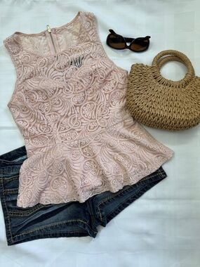 Forever 21 Pale Pink Lace Peplum Camisole. Zipper Back. Size Medium.